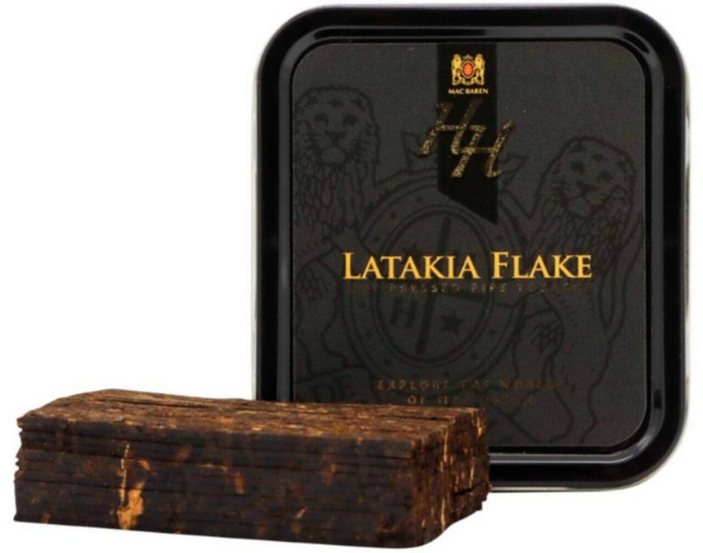 Куча высококачественного табака Латакия готова к упаковке